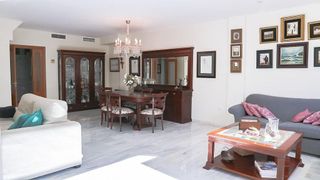 Chalet en alquiler en El Mayorazgo - El Limonar en Málaga