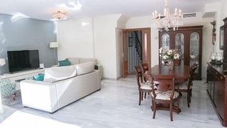 Chalet en alquiler en El Mayorazgo - El Limonar en Málaga