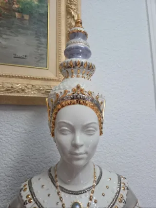 Figura Mujer Tailandesa Nadal