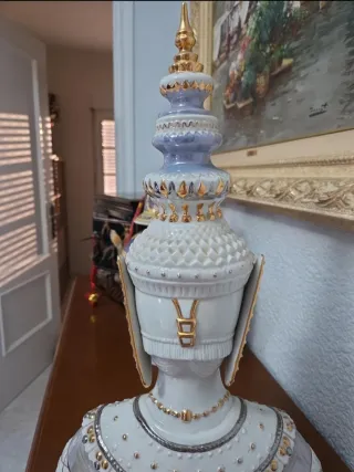 Figura Mujer Tailandesa Nadal