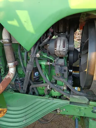 John Deere 6320