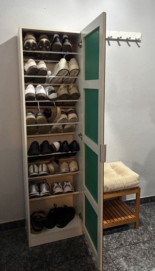 Zapatero de madera y tela con espejo