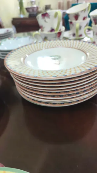 10 piatti originali Johnson Brothers (Inghilterra)