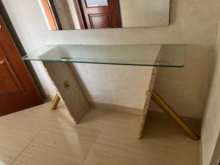 Mesas de cristal biselado y mármol (2) y recibidor