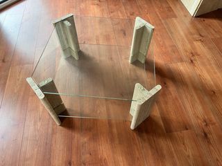 Mesas de cristal biselado y mármol (2) y recibidor