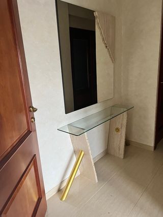 Mesas de cristal biselado y mármol (2) y recibidor