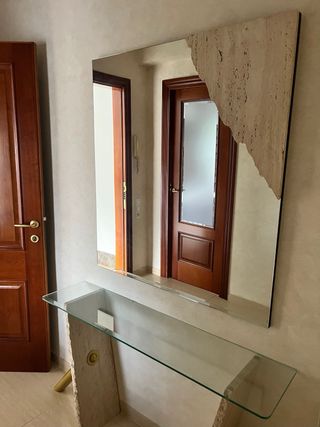 Mesas de cristal biselado y mármol (2) y recibidor