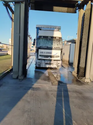 Camión Renault ABEL & ANDRES Sevilla