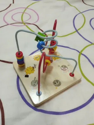 Laberinto de madera para bebés