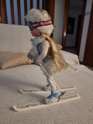 Nancy Esquiadora con Accesorios