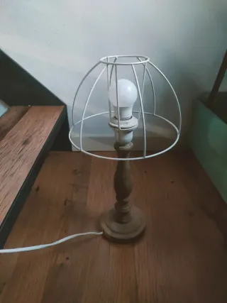 Lampada con paralume in pizzo