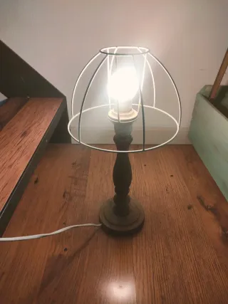 Lampada con paralume in pizzo