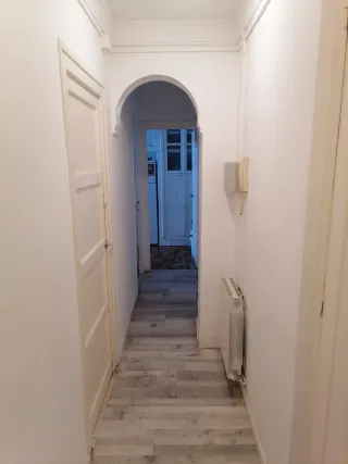 Se alquila apartamento.