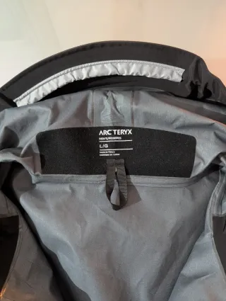 Chaqueta Arc'teryx Alpha SV Negra Talla L