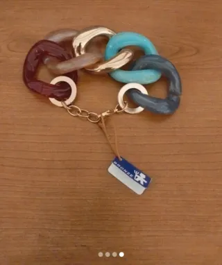 Bracciale a maglie colorate