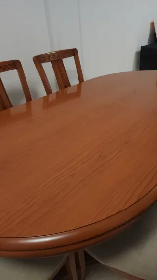 Mesa de Comedor Extensible Maciza y 6 Sillas.