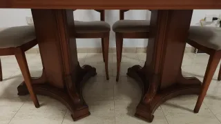 Mesa de Comedor Extensible Maciza y 6 Sillas.