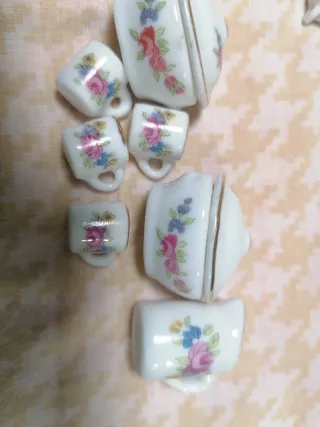 Juego de té miniatura porcelana flores