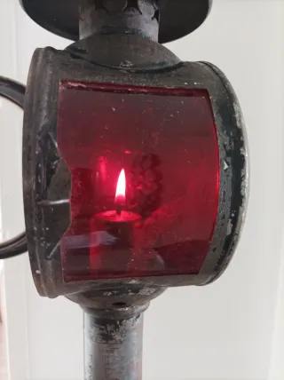 Antiguo farol doble corona