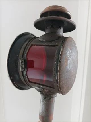 Antiguo farol doble corona