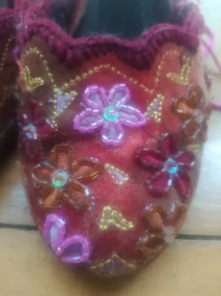 Zapatos Bernini bordados y con pedrería