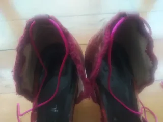 Zapatos Bernini bordados y con pedrería