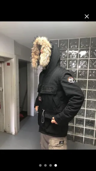 Napapijri conjunto chaqueta y pantalon  Negro.