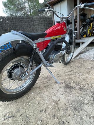 MOTO BULTACO SHERPA T-250 MODELO KIT CAMPEON