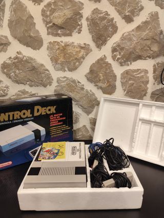 Nintendo Control Deck (NES) - Versión Española