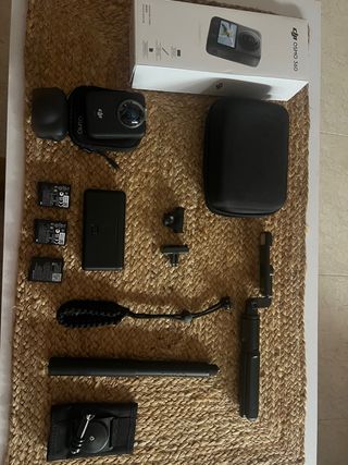 Cámara DJI Osmo 360 + Accesorios