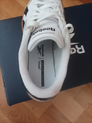 Zapatillas Reebok Blancas y Beige