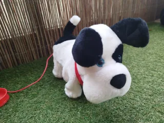 Perro robot que hace pis