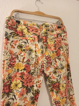 Pantalones Zara Estampado Floral Talla 42