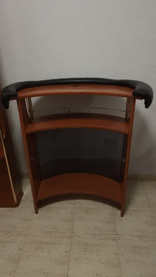 Mueble Bar Vitrina Madera y Cristal