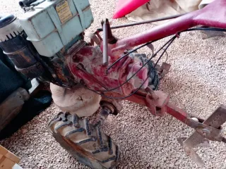 Mula Mecánica con Rotavator y Ruedas