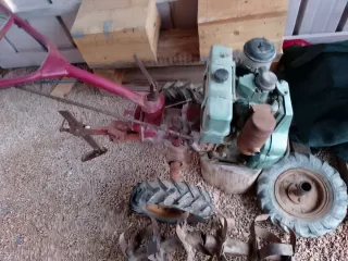 Mula Mecánica con Rotavator y Ruedas