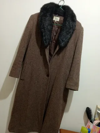 Abrigo largo mujer con cuello de pelo