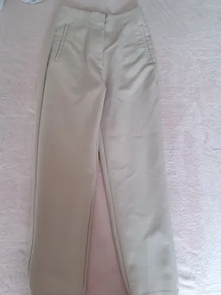 Pantalones beige de talle alto