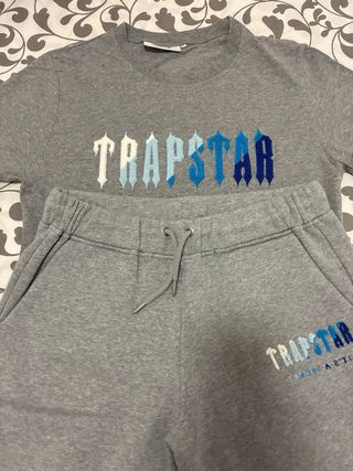 Camiseta Trapstar Azul y Gris + pantalón corto