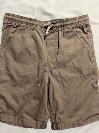 Pantalón corto gris con cordón