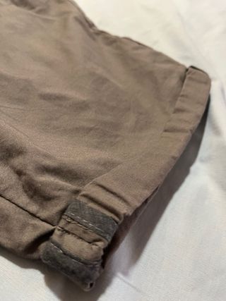 Pantalón corto gris con cordón
