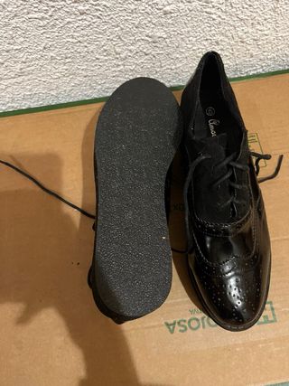 Zapatos negros tipo Oxford