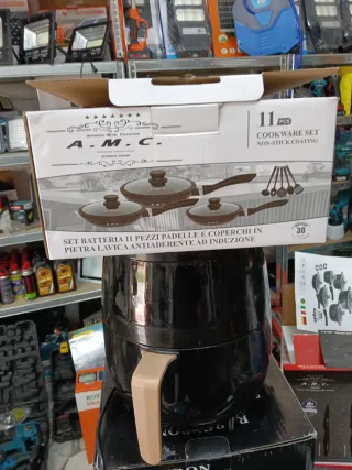 X4 Friggitrice ad aria e set pentole