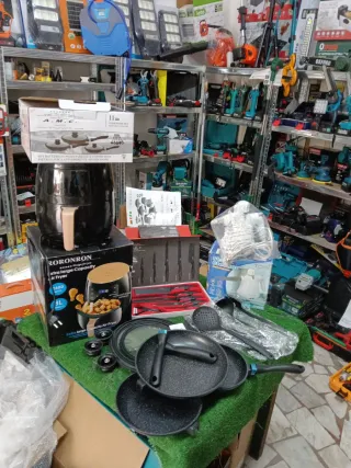 X4 Friggitrice ad aria e set pentole