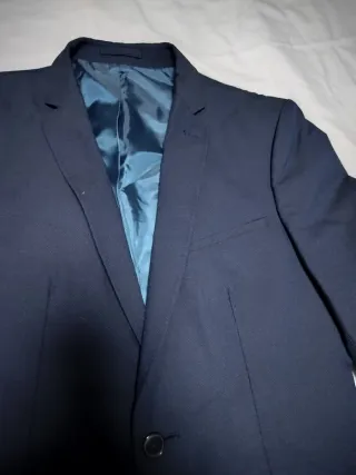 Traje de ceremonia azul marino y corbata