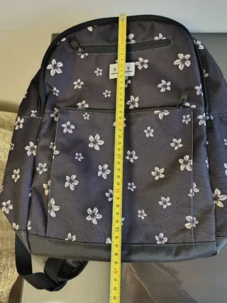 Mochila Roxy Negra con Flores Blancas