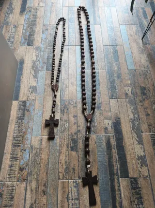 Rosario grande de madera con cruz