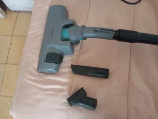 Aspiradora Cecotec con accesorios