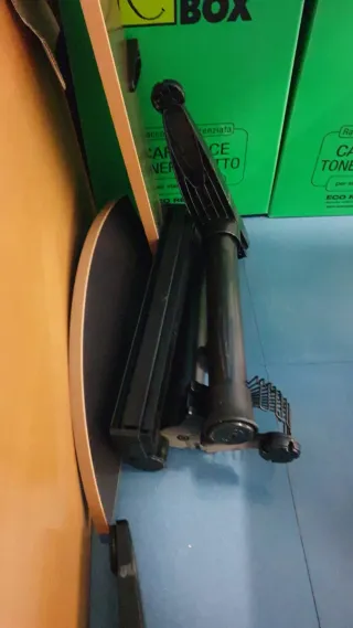 Scrivania ufficio con cassettiera legno metallo