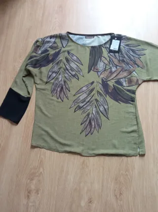 Blusa estampada CHEVIO verde y negra Talla XL